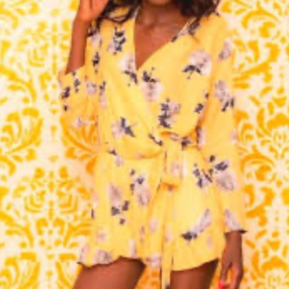 Resort Wear 7Days Vacation Floral Faux Wrap Yellow Romper Women’s Size S - Picture 2 of 11